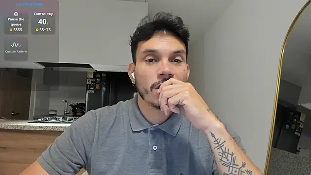 alejandro stark online show from 10/11/25, 04:33