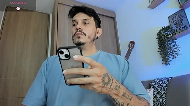 Snapshot of alejandro_stark chatting on 06/23/26, 08:07 alejandro stark online show from 06/23/26, 08:07