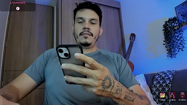 Snapshot of alejandro_stark chatting on 07/06/26, 10:45 alejandro stark online show from 07/06/26, 10:45