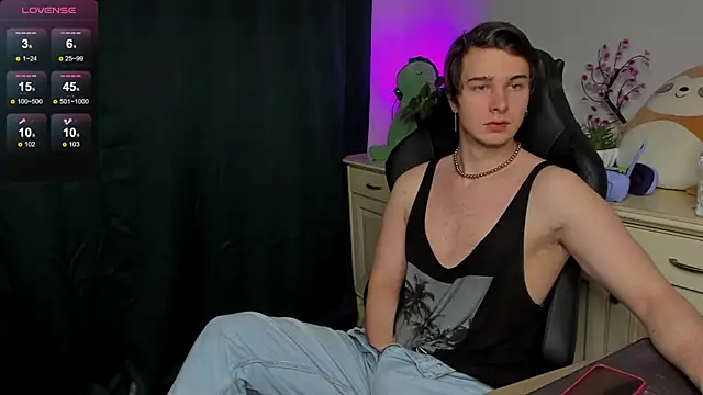 Vincent Strong online show from 10/25/25, 08:33