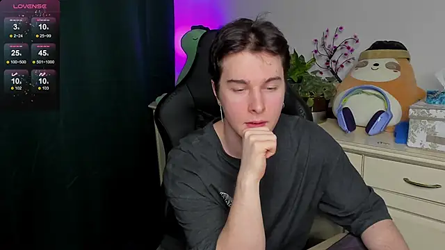 Vincent Strong online show from 02/04/26, 01:17