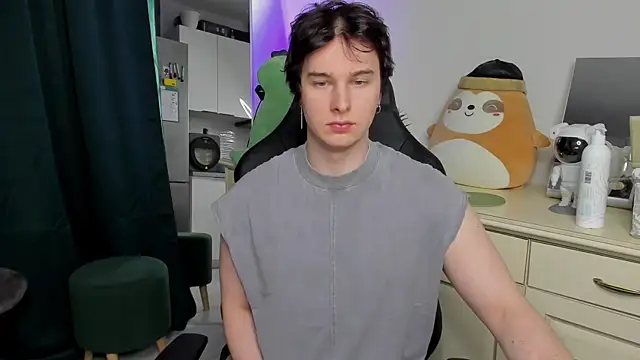 Vincent Strong online show from 04/13/26, 09:15