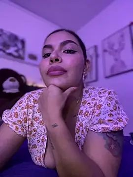 GigiiStone online show from 12/19/24, 03:40