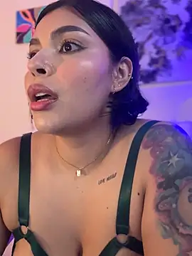 GigiiStone online show from 10/02/25, 03:41