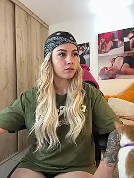 zafiro mo0n online show from 01/30/25, 02:36