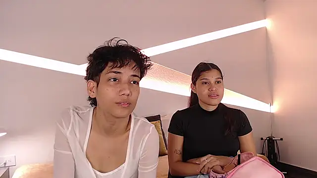 hot little bunny online show from 01/31/25, 08:43