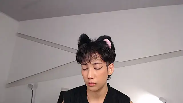 hot little bunny online show from 02/08/25, 11:45