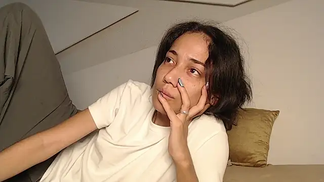 hot little bunny online show from 10/01/25, 09:32