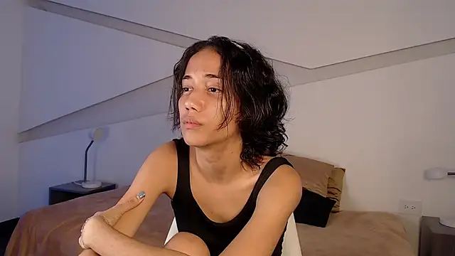 hot little bunny online show from 11/05/25, 09:48