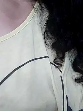 Snapshot of Doll_Nepali chatting on 12/28/24, 04:08 Doll Nepali online show from 12/28/24, 04:08