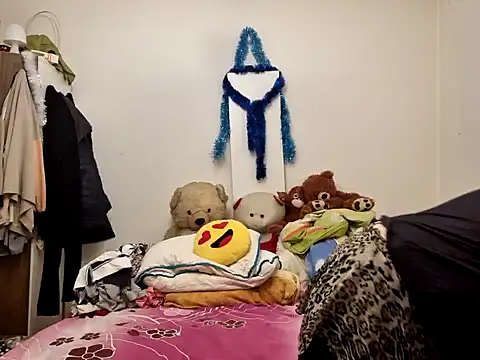 Snapshot of Samantha_Squirt@xh chatting on 12/30/24, 11:17 Samantha Squirtxh online show from 12/30/24, 11:17