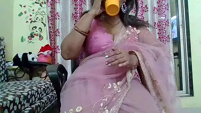 Snapshot of NautyBabe chatting on 02/08/25, 01:11 NautyBabe online show from 02/08/25, 01:11