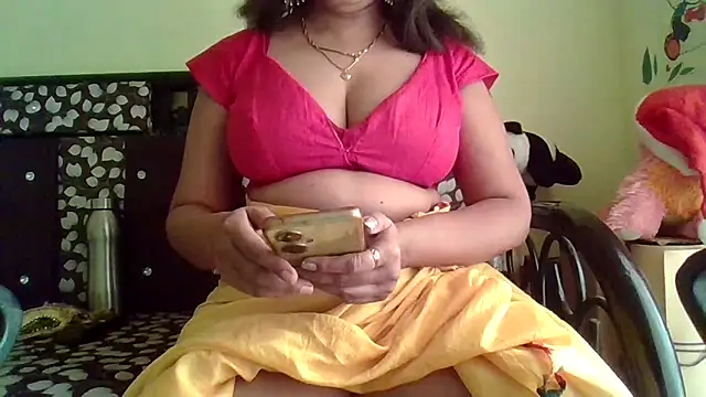 Snapshot of NautyBabe chatting on 03/08/25, 11:58 NautyBabe online show from 03/08/25, 11:58