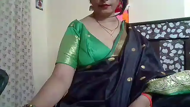 Snapshot of NautyBabe chatting on 10/05/25, 08:07 NautyBabe online show from 10/05/25, 08:07