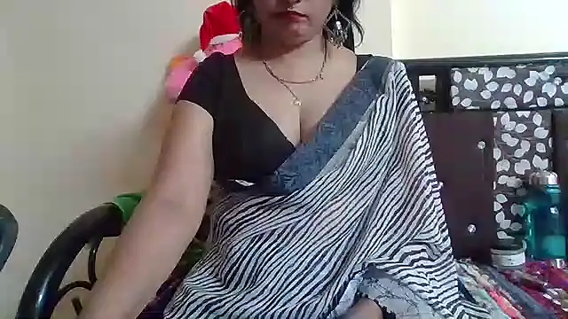 Snapshot of NautyBabe chatting on 10/08/25, 05:21 NautyBabe online show from 10/08/25, 05:21