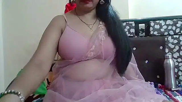 Snapshot of NautyBabe chatting on 10/10/25, 06:07 NautyBabe online show from 10/10/25, 06:07