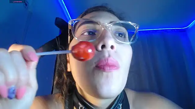 DaMikaela  online show from 11/06/25, 06:53