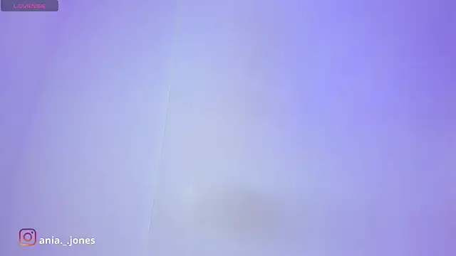 Snapshot of Ania_jones chatting on 12/21/24, 10:40 Ania jones online show from 12/21/24, 10:40