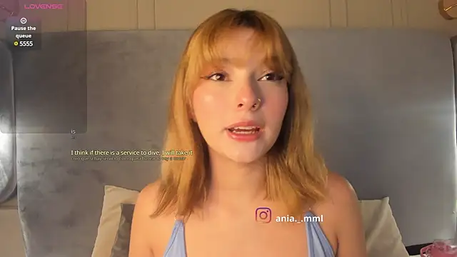 Snapshot of Ania_jones chatting on 03/15/25, 08:32 Ania jones online show from 03/15/25, 08:32