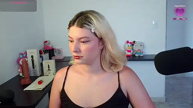 Snapshot of Ania_jones chatting on 07/24/26, 10:52 Ania jones online show from 07/24/26, 10:52