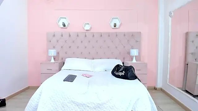 CinthiaCollins online show from 02/03/25, 02:34