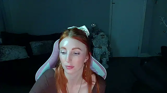 Snapshot of Red_firesquirt chatting on 12/23/24, 09:40 Red firesquirt online show from 12/23/24, 09:40