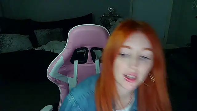 Snapshot of Red_firesquirt chatting on 12/24/24, 12:55 Red firesquirt online show from 12/24/24, 12:55