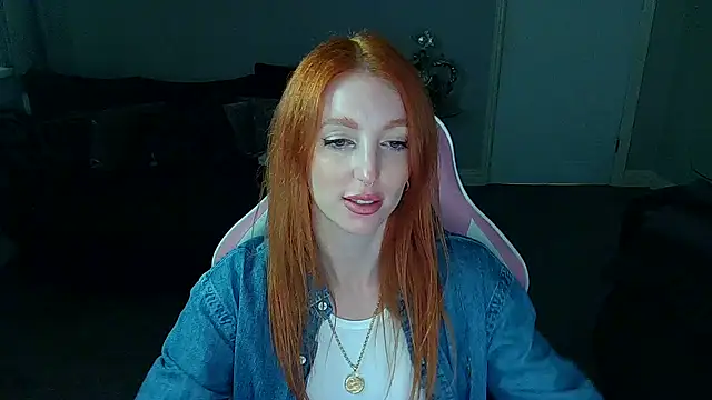 Snapshot of Red_firesquirt chatting on 02/28/25, 02:31 Red firesquirt online show from 02/28/25, 02:31