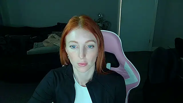 Snapshot of Red_firesquirt chatting on 03/05/25, 04:24 Red firesquirt online show from 03/05/25, 04:24