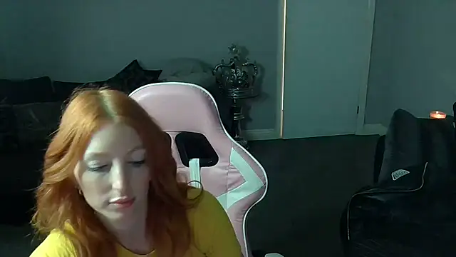 Snapshot of Red_firesquirt chatting on 03/14/25, 03:25 Red firesquirt online show from 03/14/25, 03:25