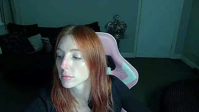 Red firesquirt online show from 11/20/25, 04:07