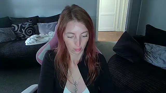 Red firesquirt online show from 04/14/26, 08:42