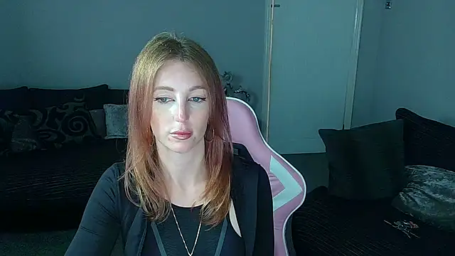 Red firesquirt online show from 04/15/26, 02:02