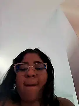 Snapshot of Yelly chatting on 02/12/26, 03:18 Yelly online show from 02/12/26, 03:18