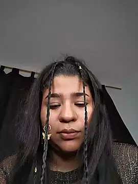 Snapshot of Yelly chatting on 06/14/26, 02:24 Yelly online show from 06/14/26, 02:24
