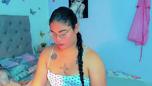 Snapshot of mabellfox chatting on 12/26/24, 06:43 mabellfox online show from 12/26/24, 06:43