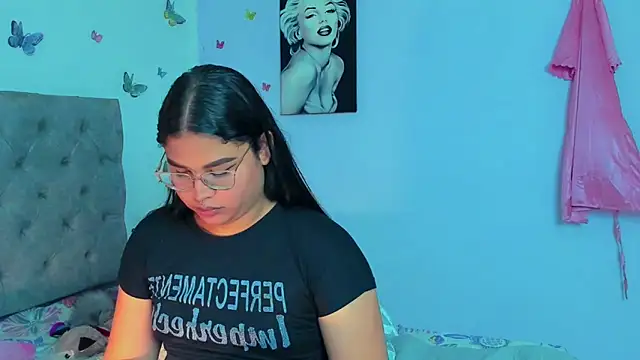 Snapshot of mabellfox chatting on 12/28/24, 11:16 mabellfox online show from 12/28/24, 11:16