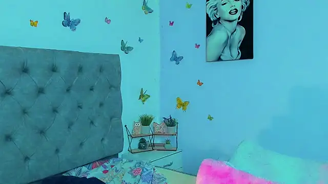 Snapshot of mabellfox chatting on 12/30/24, 02:09 mabellfox online show from 12/30/24, 02:09