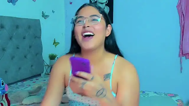 Snapshot of mabellfox chatting on 01/11/25, 01:16 mabellfox online show from 01/11/25, 01:16