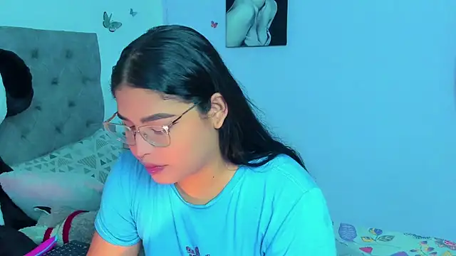 Snapshot of mabellfox chatting on 01/12/25, 03:46 mabellfox online show from 01/12/25, 03:46