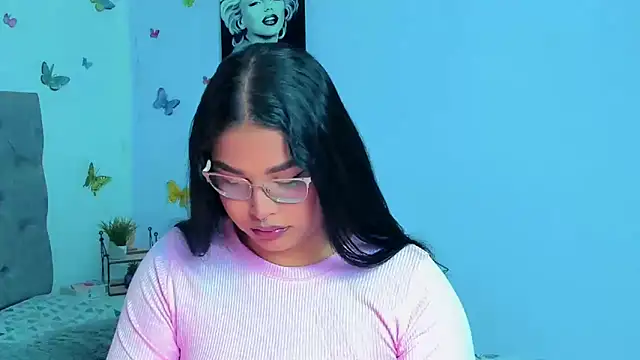 Snapshot of mabellfox chatting on 01/25/25, 04:03 mabellfox online show from 01/25/25, 04:03