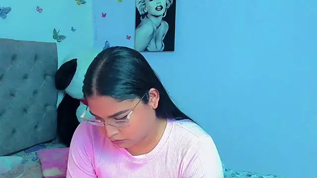 Snapshot of mabellfox chatting on 02/13/25, 06:27 mabellfox online show from 02/13/25, 06:27