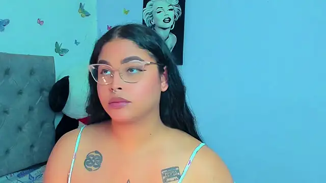 Snapshot of mabellfox chatting on 02/15/25, 06:55 mabellfox online show from 02/15/25, 06:55