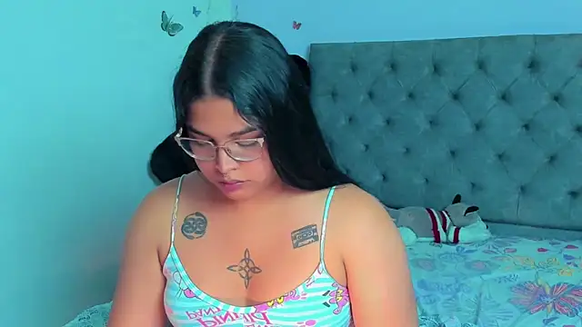 Snapshot of mabellfox chatting on 03/05/25, 12:16 mabellfox online show from 03/05/25, 12:16