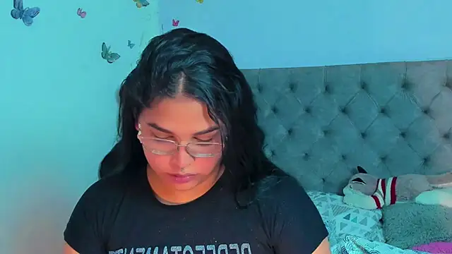 Snapshot of mabellfox chatting on 03/12/25, 03:51 mabellfox online show from 03/12/25, 03:51