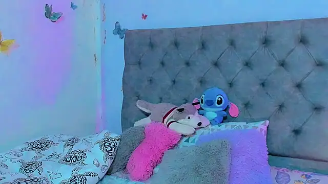 Snapshot of mabellfox chatting on 03/22/25, 06:47 mabellfox online show from 03/22/25, 06:47