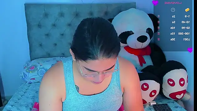 Snapshot of mabellfox chatting on 09/25/25, 06:22 mabellfox online show from 09/25/25, 06:22