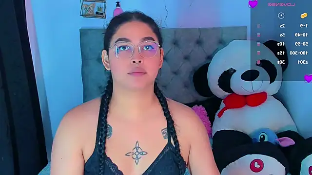 Snapshot of mabellfox chatting on 10/08/25, 07:44 mabellfox online show from 10/08/25, 07:44