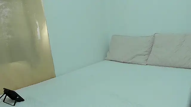 soyamandaa  online show from 10/25/25, 08:14