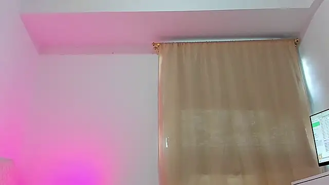 soyamandaa  online show from 10/27/25, 09:41